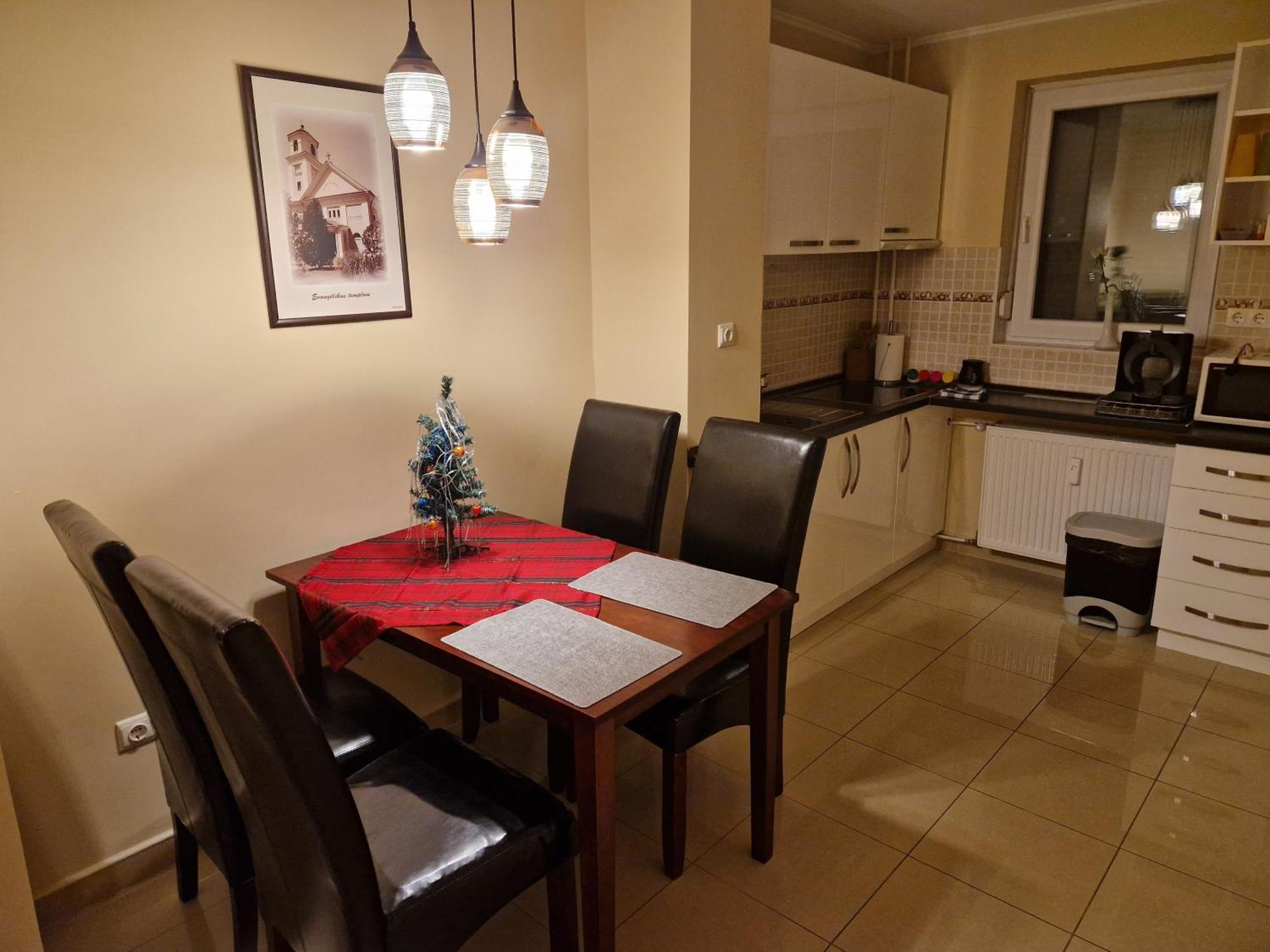 Centrum Business Apartman Szekszard Apartment Bagian luar foto